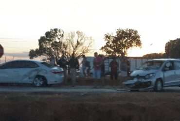 Colisão entre Toyota Corolla e VW Up na BR-163 deixa seis feridos em Sinop