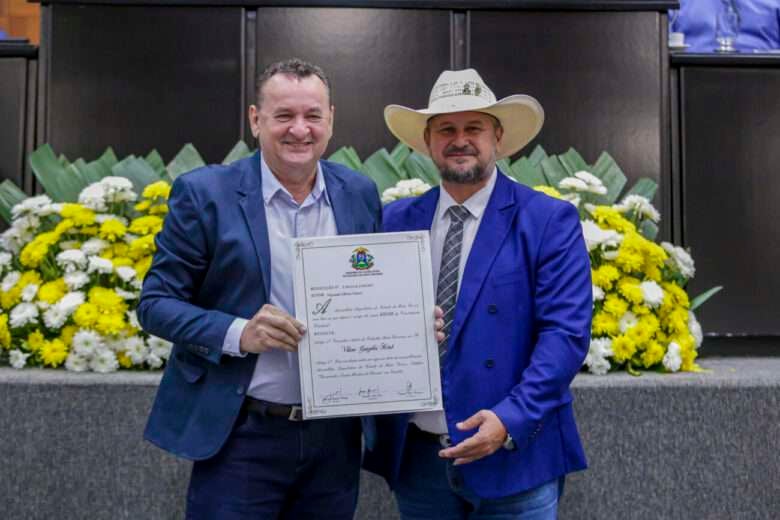 Natural de Pinheirinho do Vale (RS), Kirst consolida sua trajetória de sucesso em Mato Grosso e é homenageado pela Assembleia Legislativa.