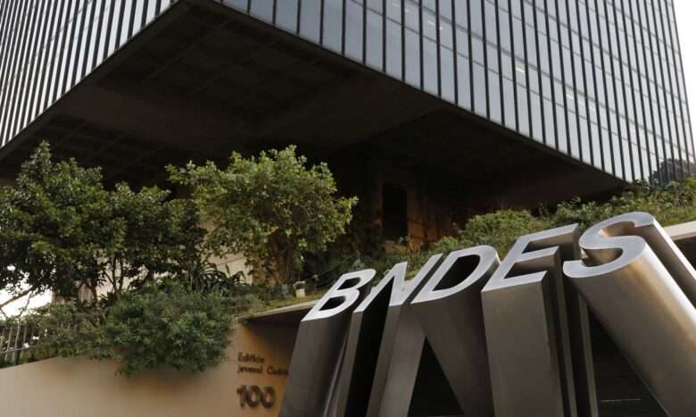 Edifício sede do BNDES, Banco Nacional de Desenvolvimento Econômico e Social, no Centro do Rio. Por: Fernando Frazão/Agência Brasil