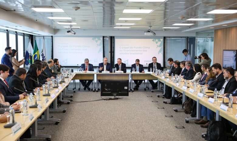 Rio de Janeiro (RJ), 10/07/2024 – Reunião de apresentação do Fundo Clima do Banco Nacional de Desenvolvimento Econômico e Social (BNDES) a governadores do Consórcio Brasil Verde, na instituição, no centro do Rio de Janeiro. Foto: Tomaz Silva/Agência Brasil