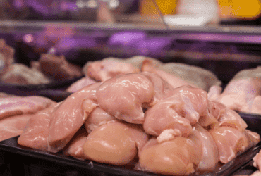 Brasil suspende preventivamente as exportações de carne de aves e seus produtos