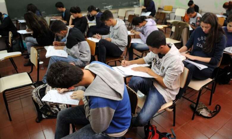 Estudantes brasilienses concluem simulado do Enem Colégio Setor Oeste, Asa Sul, Brasília, DF, Brasil 7/7/2016 Foto: Gabriel Jabur/Agência Brasília.   Estudantes das redes pública e privada de Brasília participaram, nesta quinta-feira, do Por: 07. 07. 2016/Gabriel Jabur/Agência Brasília