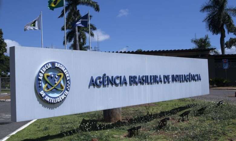 Brasília 02/03/2023 - Fachada do prédio da Agência Brasileira de Inteligência (Abin). O presidente Luiz Inácio Lula da Silva transferiu a Agência Brasileira de Inteligência (Abin) do Gabinete de Segurança Institucional (GSI) para a Casa Civil, pasta chefiada pelo ministro Rui Costa. O decreto com a mudança foi publicado no Diário Oficial da União desta quinta-feira (2). Foto: Antonio Cruz/Agência Brasil