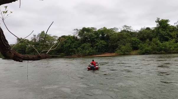 Homem morre afogado em Mato Grosso ao tentar recuperar chinelo do filho que caiu na água