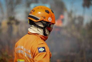 Bombeiros de Mato Grosso extinguem quatro incendios e combatem 16 nesta sexta feira