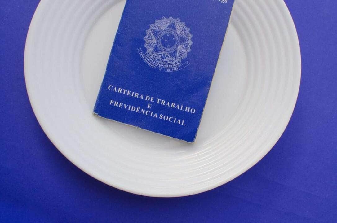 Carteira de trabalhador - Foto Canva