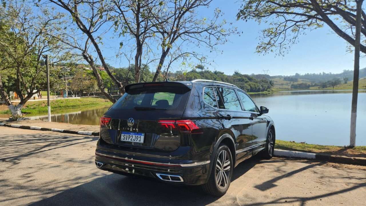 Volkswagen Tiguan leva 7 pessoas com conforto