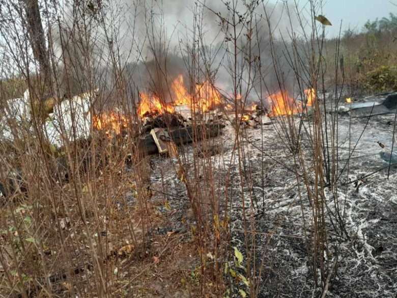 Polícia Militar confirmou que a queda do avião ocorreu em uma fazenda — Foto: Reprodução