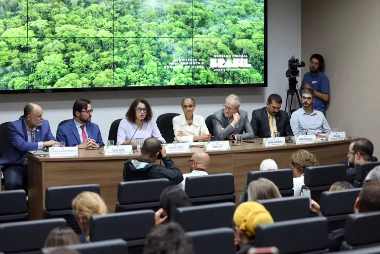 Brasília, (DF), 07.08.2024 - As ministras Marina Silva (Ministério do Meio Ambiente) e Luciana Santos (Ministério da Ciência, Tecnologia e Inovações) durante divulgação dos dados de alertas de desmatamento do sistema Deter, do Inpe, na Amazônia e no Cerrado de agosto de 2023 a julho de 2024. Foto: Valter Campanato/Agência Brasil