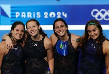 equipe brasileira feminina de natação (Maria Paula, Sthephanie, Gabi Roncatto e Mafê) se classifica à final do revezamento 4x200m em Paris - Olimpíada - em 01/08/2024 Por: Sátiro Sodré/CBDA/Direitos Reservados