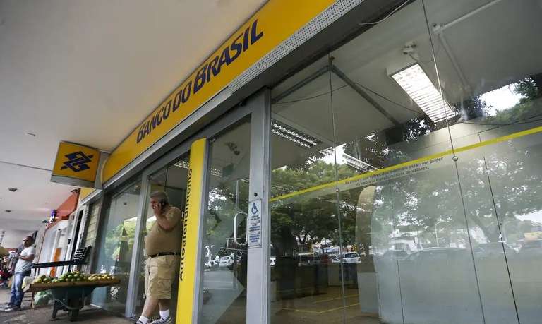 Banco do Brasil adapta seus 27 mil terminais de autoatendimento para pessoas com deficiência - Foto: Marcelo Camargo/ Agência Brasil