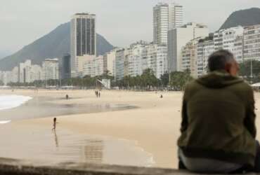 Rio de Janeiro (RJ), 01/07/2024 – Ressaca e frio marcam início da semana no Rio. Foto: Tomaz Silva/Agência Brasil