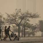 Brasília (DF), 25/08/2024 - Brasília amanhece encoberta por fumaça causada por incêndios florestais dos últimos dias. Foto: Marcelo Camargo/Agência Brasil