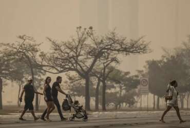 Brasília (DF), 25/08/2024 - Brasília amanhece encoberta por fumaça causada por incêndios florestais dos últimos dias. Foto: Marcelo Camargo/Agência Brasil