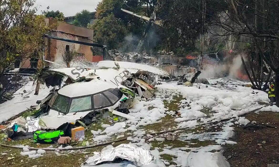 São Paulo (SP) 10/08/2024 - Destroços do acidente aéreo que envolveu avião da Voepass que ocorreu em Vinhedo interior de São Paulo. Foto: Secretária de Segurança de São Paulo/Divulgação