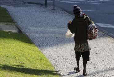 População vulnerável em situação de rua durante período de frio intenso Por: Fernando Frazão/Agência Brasil