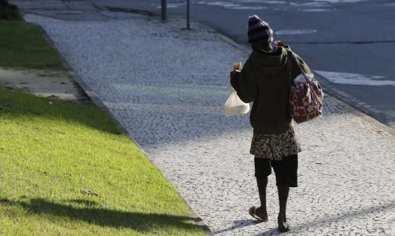 População vulnerável em situação de rua durante período de frio intenso Por: Fernando Frazão/Agência Brasil