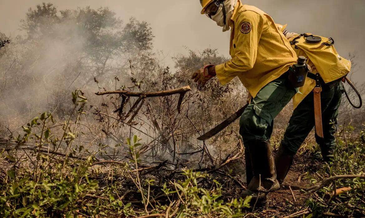 Ministro de Estado do Meio Ambiente, Sr. Ricardo de Aquino Salles faz verificação das atividades de combate ao incêndio no Pantanal Por: Christiano Antonucci /Secom - MT