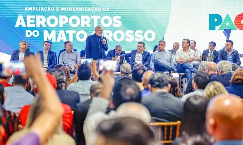 31. 07. 2024 - Presidente da República, Luiz Inácio Lula da Silva, durante cerimônia de entrega das obras de ampliação e modernização dos Aeroportos de Cuiabá, Sinop, Rondonópolis e Alta Floresta, no Aeroporto Internacional de Cuiabá. Várzea Grande - MT.   Foto: Ricardo Stuckert / PR