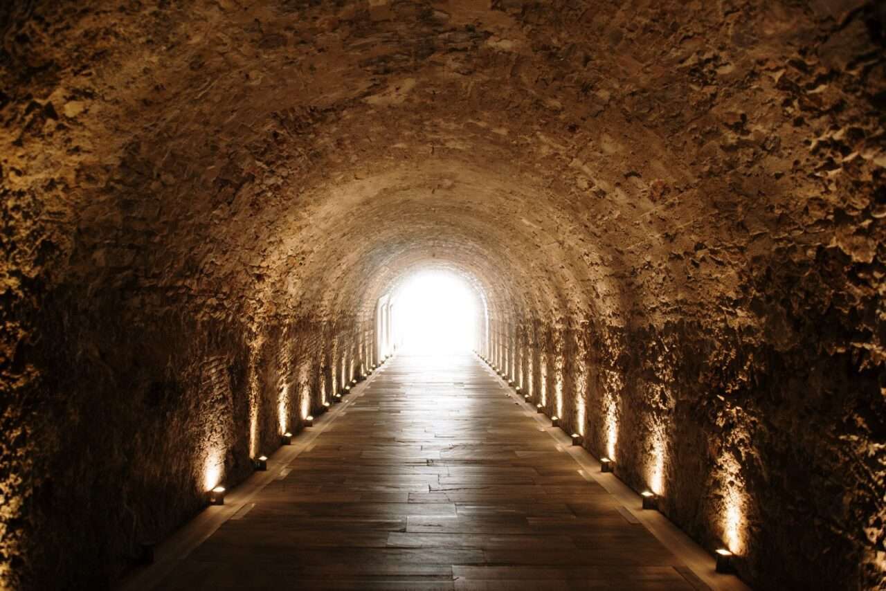  luz no fim do túnel - Fotos do Canva