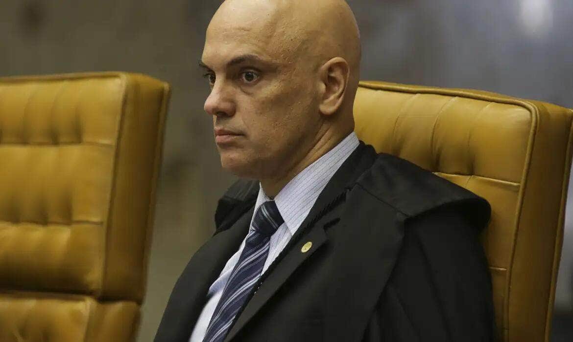 O plenário do Supremo Tribunal Federal (STF) retoma o julgamento de ação direta de inconstitucionalidade (ADI) sobre proibição de programas com sátiras a candidatos. Na foto, o ministro Alexandre de Moraes. Por: Antonio Cruz/Agência Brasil