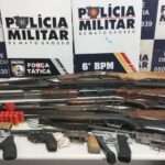 PM prende irmãos suspeitos por homicídio e apreende arsenal de armas na zona rural de Cáceres