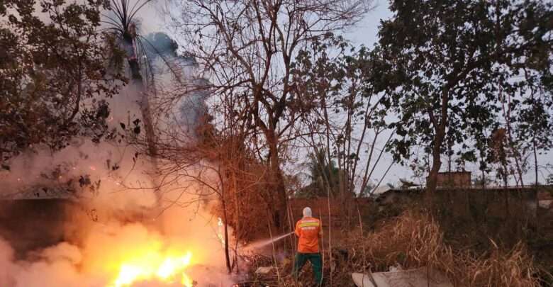 Corpo de Bombeiros controla incêndio em área de vegetação no interior de Mato Grosso