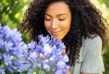 Mulher cheia de energias