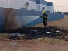 Incêndio atinge área próxima ao CRAS no bairro Jaime Fuji, em Lucas do Rio Verde