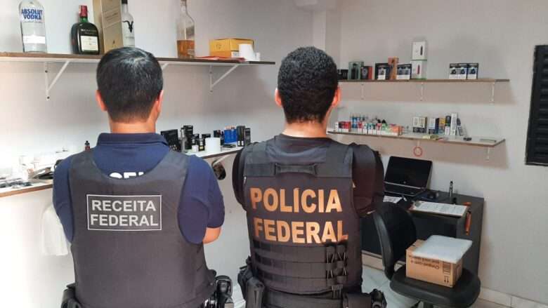 Polícia Federal e Receita Federal realizam Operação Fumaça em Cáceres para combater o comércio ilegal de cigarros eletrônicos