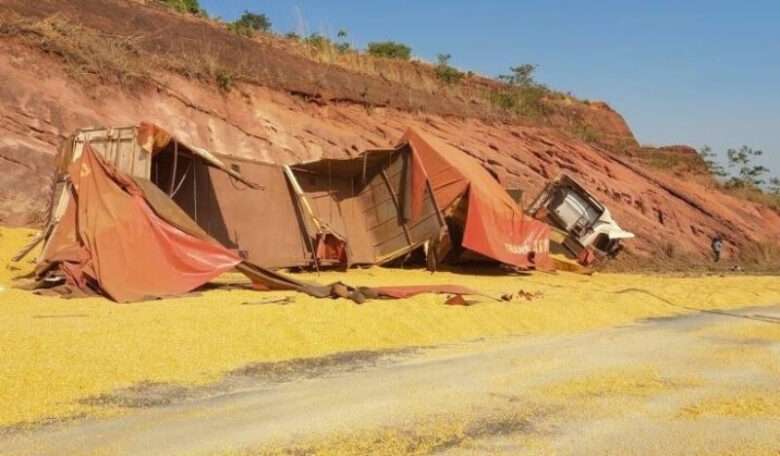 Motorista morre em tombamento de caminhão na MT-480 em Tangará da Serra