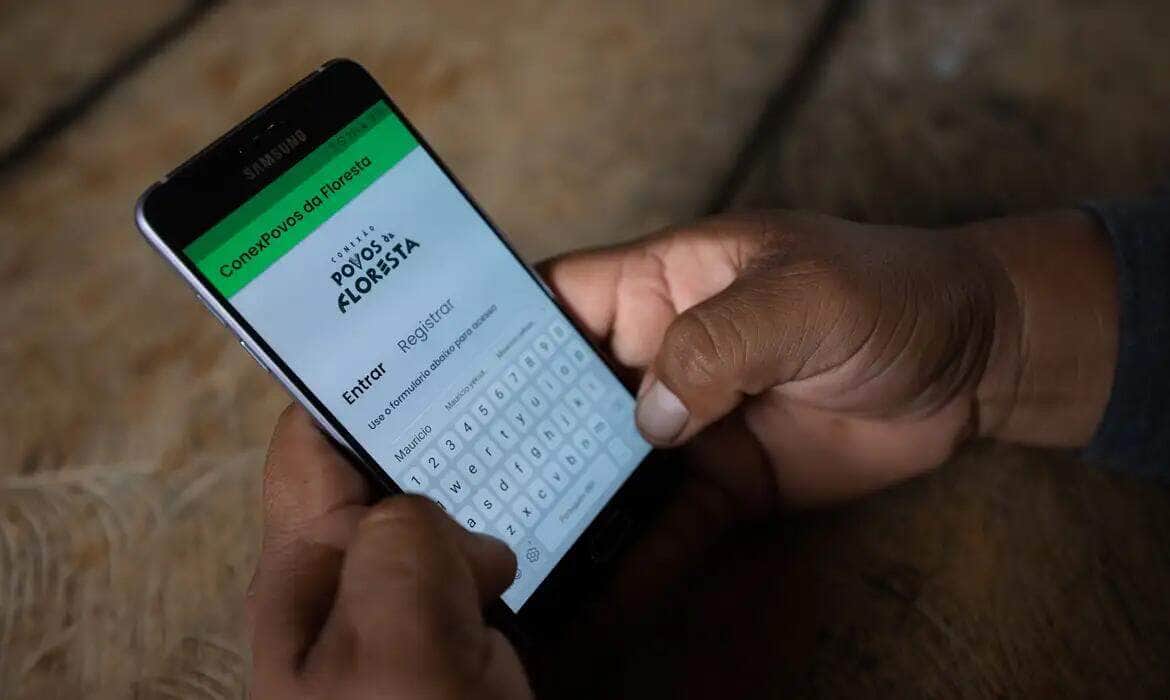 Reserva Yanomami (RR), 19. 02. 2023 - Entrega e instalação do Kit para internet de alta velocidade do projeto Conexão Povos da Floresta na base de saude da aldeia Auaris na Terra Indigena Yanomami. Foto: Bruno Kelly/Conexão Povos da Floresta