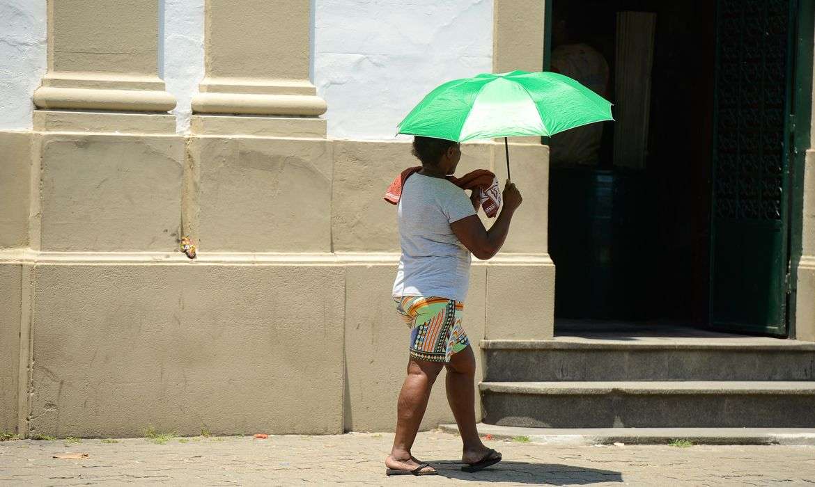 Onda de calor atinge grande parte do país nesta terça-feira - Clima, temperatura