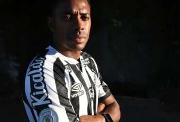 Robinho foi anunciado neste sábado pelo Santos Por: Divulgação/ Santos FC/ Direitos Reservados