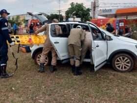 Bombeiros socorrem vítimas de acidente de trânsito em Mato Grosso