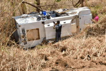 Carro-forte capota na BR-364 em Mato Grosso e deixa quatro feridos leves