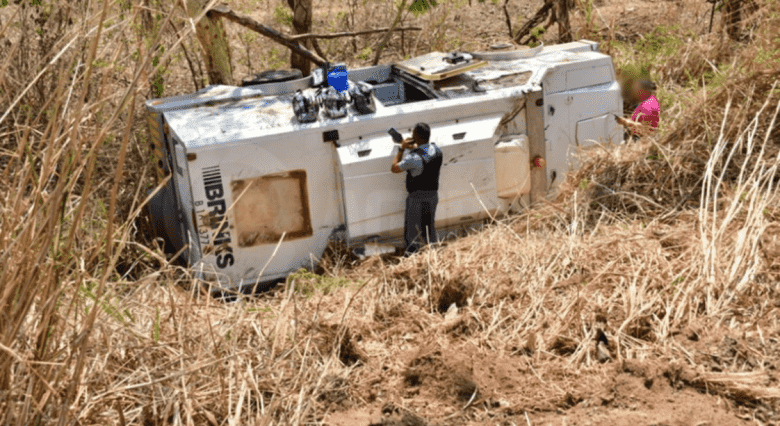 Carro-forte capota na BR-364 em Mato Grosso e deixa quatro feridos leves