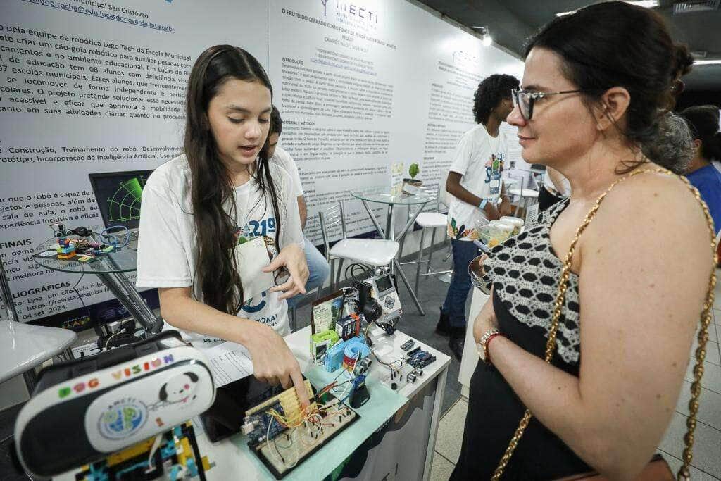 Pesquisa ambiental, cão robótico para cegos e dispositivo para tratamento de esgoto: confira os projetos de inovação de estudantes de Mato Grosso