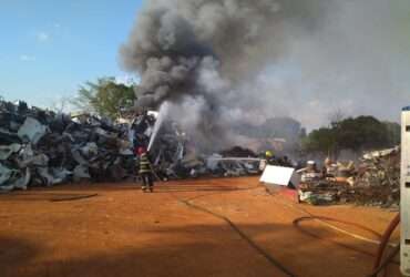 Incêndio destrói empresa de reciclagem em Mato Grosso e causa prejuízos