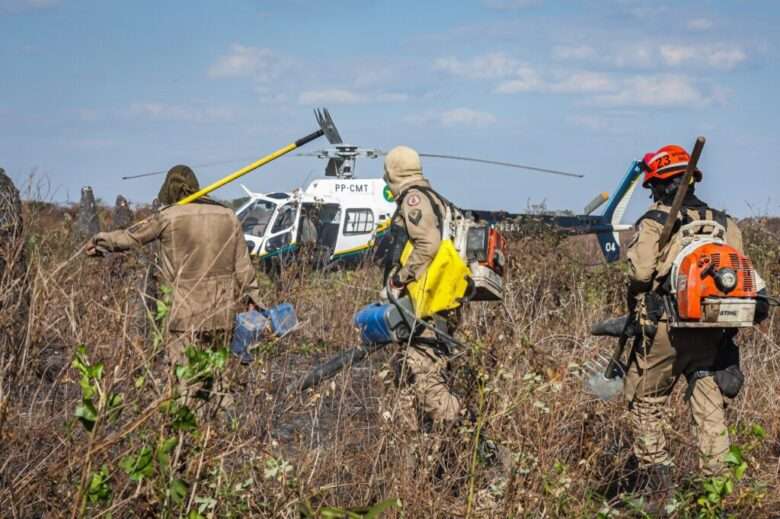 Mato Grosso mobiliza mais de mil bombeiros para combater 23 incêndios florestais