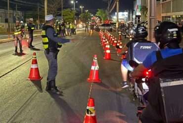 Operação Lei Seca termina com uma prisão e 49 motocicletas removidas em Cuiabá