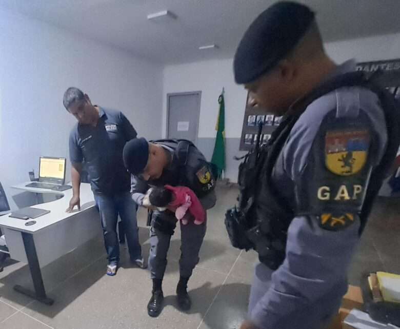 Policiais salvam bebê de apenas dois dias de vida que estava engasgada em Mato Grosso