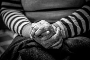 Adolescente é apreendido em Canarana após quebrar móveis e ameaçar avó