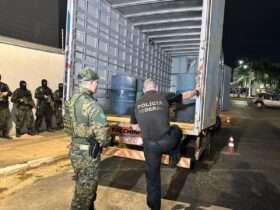 PF e BOPE apreendem 483 kg de cocaína escondidos em caminhão baú na BR-364