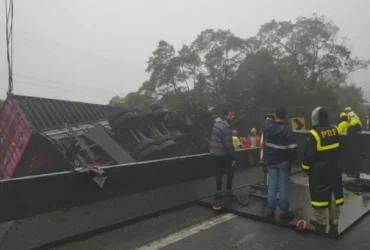 Tragédia na BR-376: Carreta desgovernada causa acidente fatal envolvendo jovens atletas de Remo