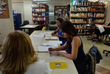 Professoras aprendem o braille no Instituto Municipal Helena Antipoff, que promove a inclusão de crianças com deficiência na rede pública de ensino (Tomaz Silva/Agência Brasil)