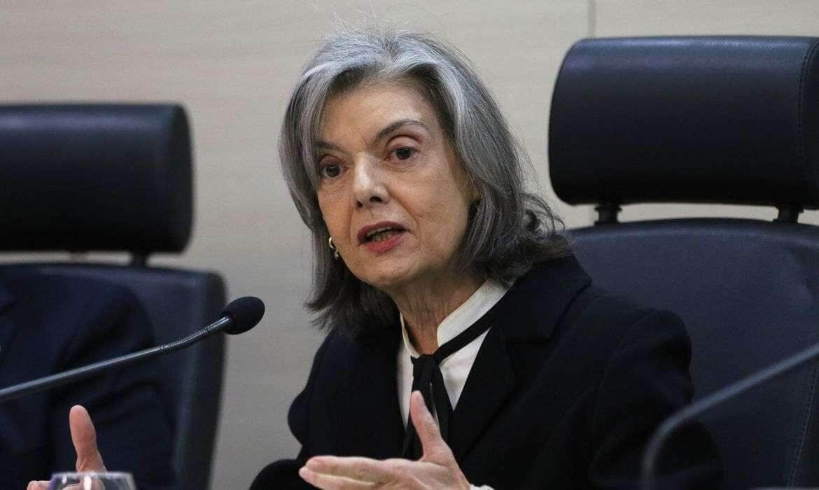 A ministra do Supremo Tribunal Federal (STF) Cármen Lúcia palestra no curso de iniciação para juízes que tomaram posse este ano, na Escola da Magistratura do Estado do Rio (Emerj), no centro da cidade.