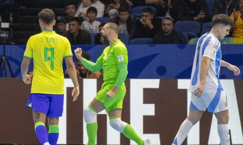 Uzbequistão, 06/10/2024 - Copa do mundo de futsal Lance da partida entre Brasil contra a seleção da Argentina. Foto: Leto Ribas/CBF