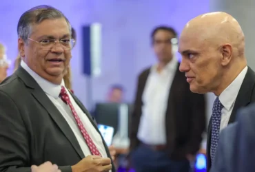 Alexandre de Moraes e Flávio Dino recebem título de Cidadão de Mato Grosso em meio a polêmicas