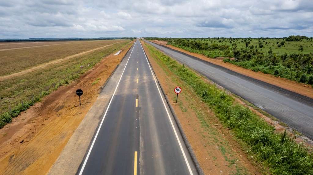 As rodovias BR-364 e BR-070 também apresentam trechos com problemas significativos.